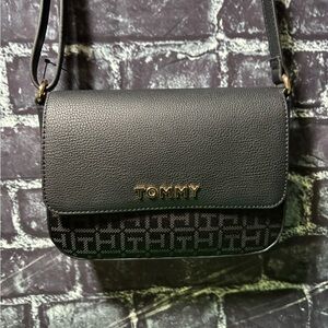 Tommy Hilfiger crossbody purse NWT
